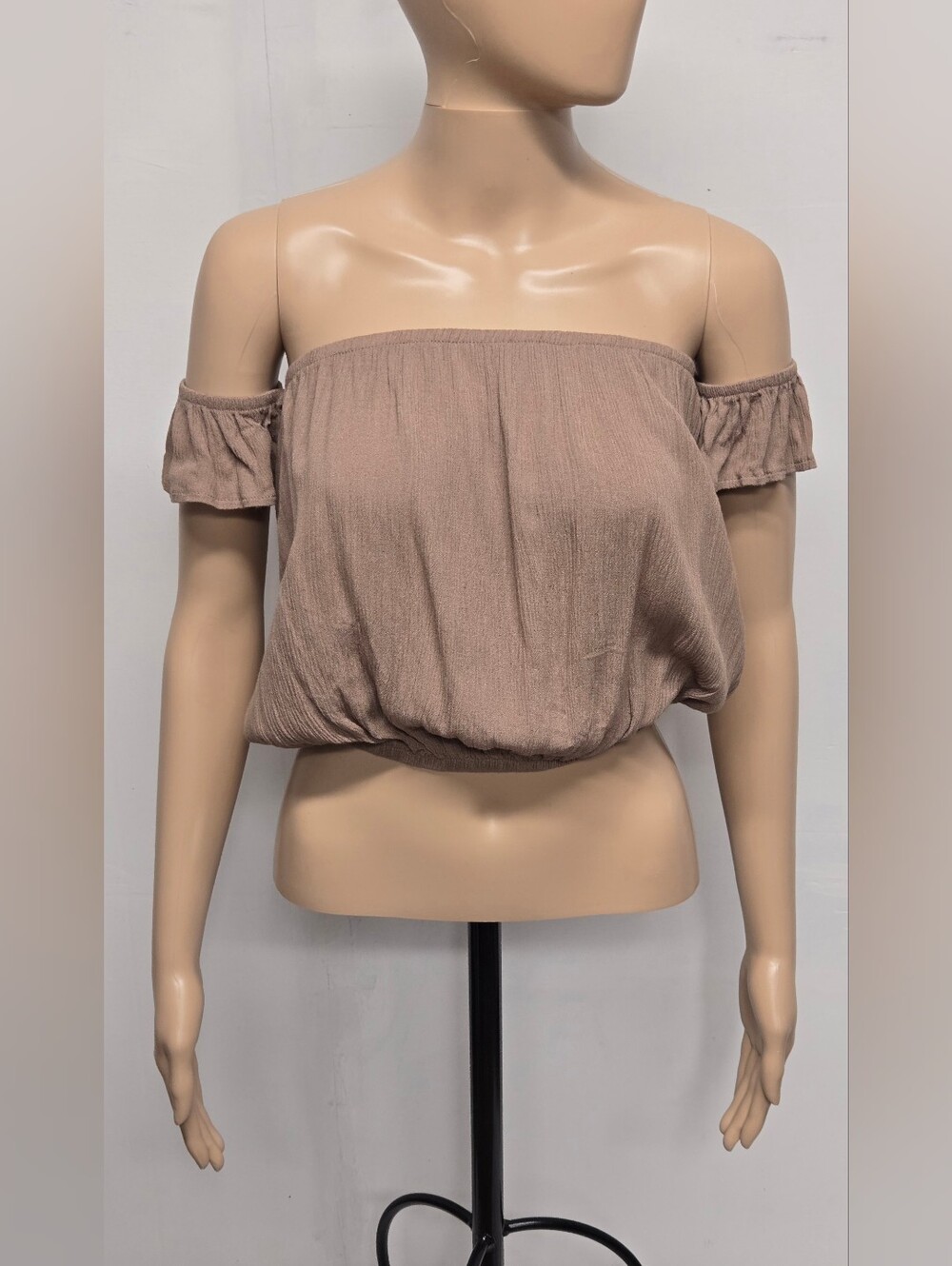 Revamped S Crop Top Off Shoulder Crinkle Fabric Brown